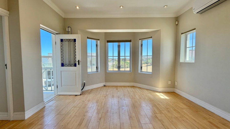 5 Bedroom Property for Sale in Greenways Golf Estate Western Cape